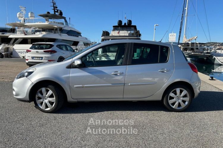 Renault Clio III 1.6 16V 110CH EXCEPTION TOMTOM BVA 5P - <small></small> 9.700 € <small>TTC</small> - #2