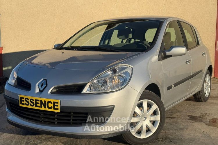 Renault Clio III 1.6 16V 90ch Confort Pack Clim Dynamique (6 CV) 2006 + GARANTIE - <small></small> 5.990 € <small>TTC</small> - #1