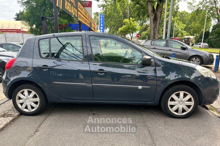 Renault Clio III (2) 1.2 75 YAHOO! 5P - <small></small> 4.995 € <small>TTC</small> - #15