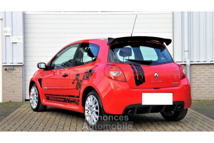 Renault Clio III 2.0 16v 200ch Sport - <small></small> 15.900 € <small>TTC</small> - #2