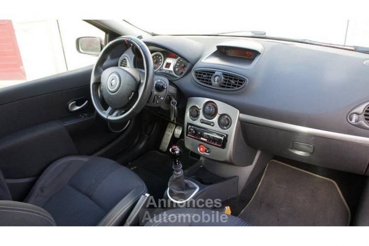 Renault Clio III 2.0 16v 200ch Sport - <small></small> 15.900 € <small>TTC</small> - #7