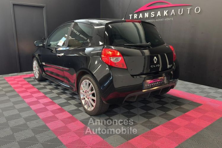 Renault Clio III 2.0L 16V 200ch Sport - <small></small> 14.990 € <small>TTC</small> - #3