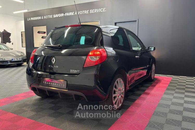 Renault Clio III 2.0L 16V 200ch Sport - <small></small> 14.990 € <small>TTC</small> - #10