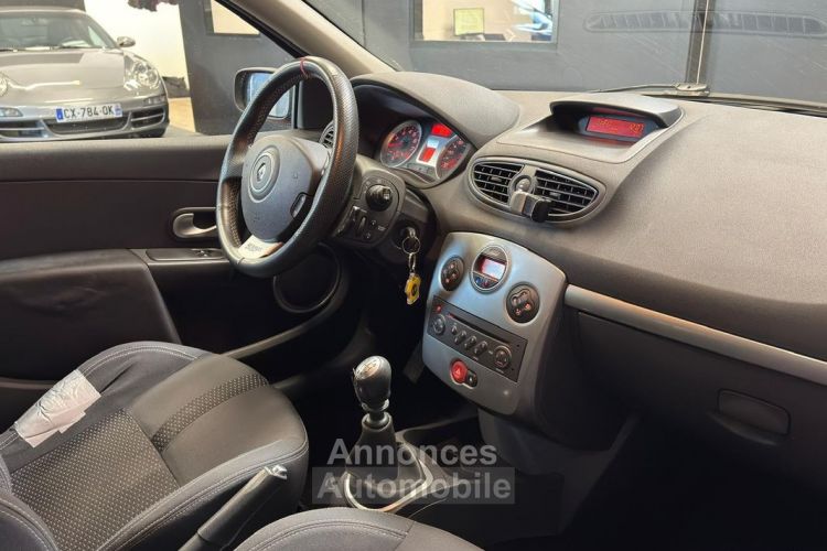 Renault Clio III 2.0L 16V 200ch Sport - <small></small> 14.990 € <small>TTC</small> - #14