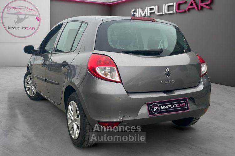 Renault Clio III 5 portes - <small></small> 3.490 € <small>TTC</small> - #7