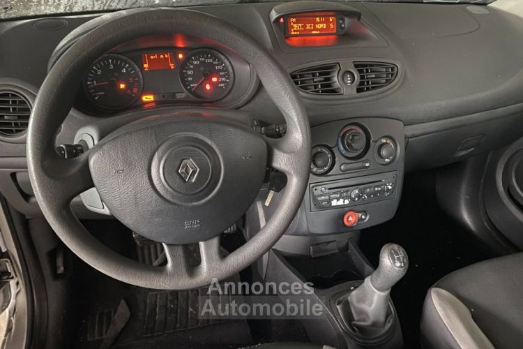 Renault Clio III (B/C85) 1.5 dCi 70ch Authentique 5p - <small></small> 3.990 € <small>TTC</small> - #2