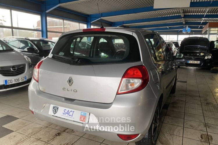 Renault Clio III (B/C85) 1.5 dCi 70ch Authentique 5p - <small></small> 3.990 € <small>TTC</small> - #3