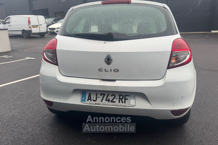 Renault Clio III (B/C85) 1.5 dCi 70ch Dynamique 3p - <small></small> 3.990 € <small>TTC</small> - #6