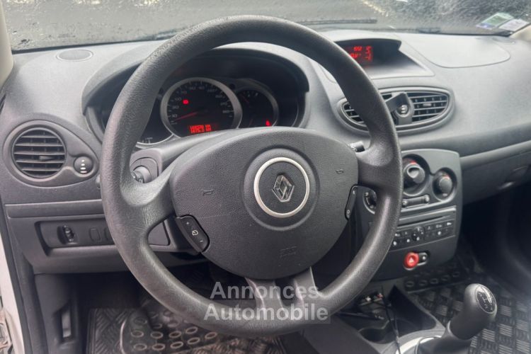 Renault Clio III (B/C85) 1.5 dCi 70ch Dynamique 3p - <small></small> 3.990 € <small>TTC</small> - #8