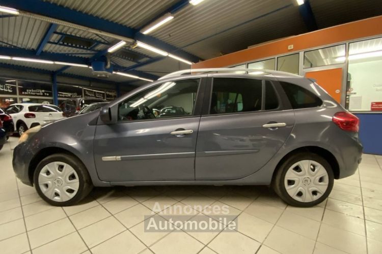 Renault Clio III (B/C85) 1.5 dCi 90ch Dynamique TomTom 3p - <small></small> 4.690 € <small>TTC</small> - #8