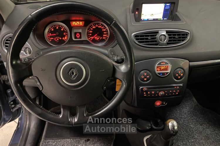 Renault Clio III (B/C85) 1.5 dCi 90ch Dynamique TomTom 3p - <small></small> 4.690 € <small>TTC</small> - #10