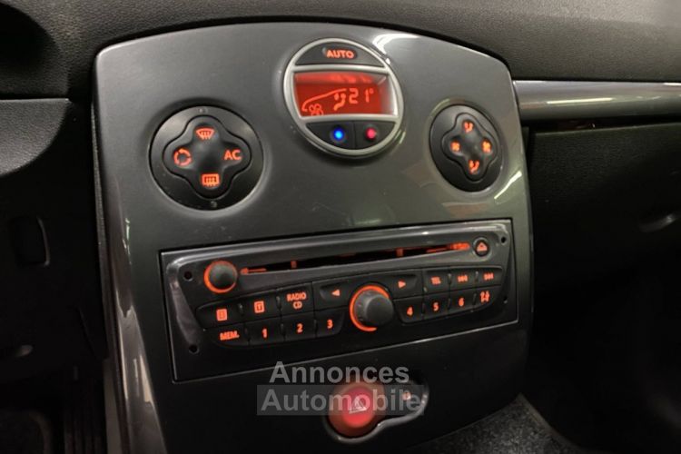 Renault Clio III (B/C85) 1.5 dCi 90ch Dynamique TomTom 3p - <small></small> 4.690 € <small>TTC</small> - #12