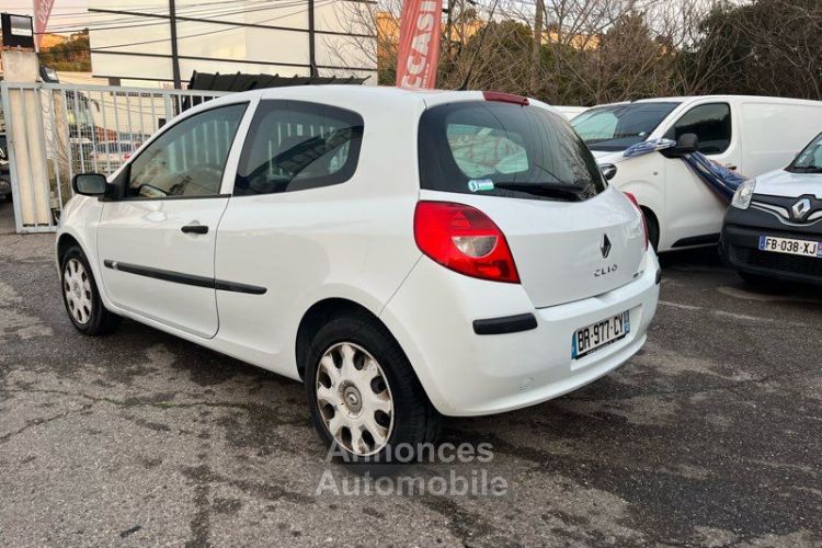 Renault Clio iii dci 70 cv - <small></small> 2.490 € <small>TTC</small> - #3