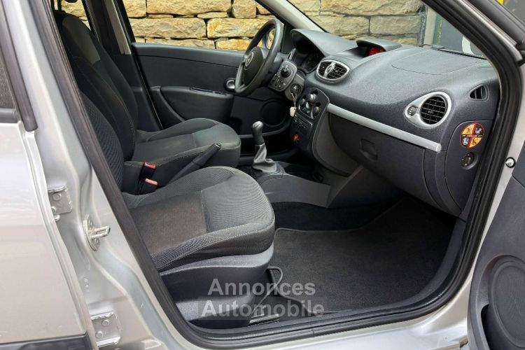 Renault Clio III dCi 70 eco2 Expression - <small></small> 4.990 € <small>TTC</small> - #3