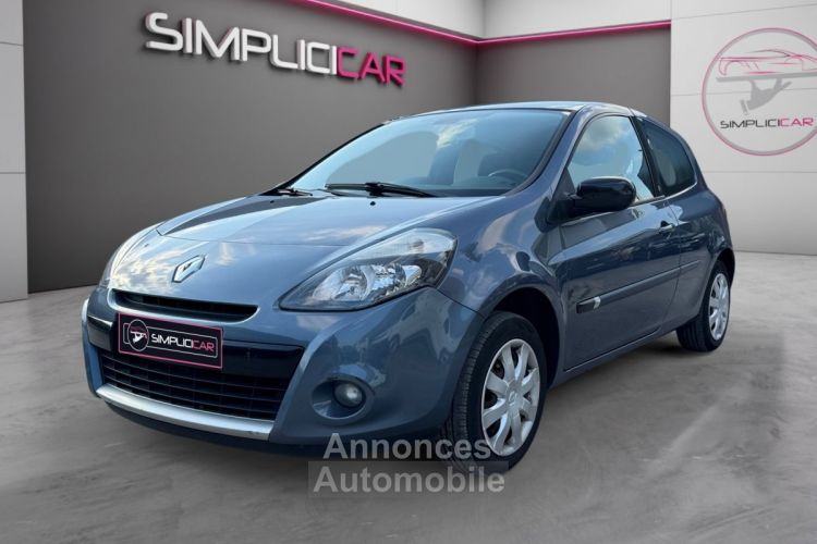 Renault Clio III dCi 75 eco2 20th anniversaire / Tom Tom Nav - <small></small> 3.990 € <small>TTC</small> - #2