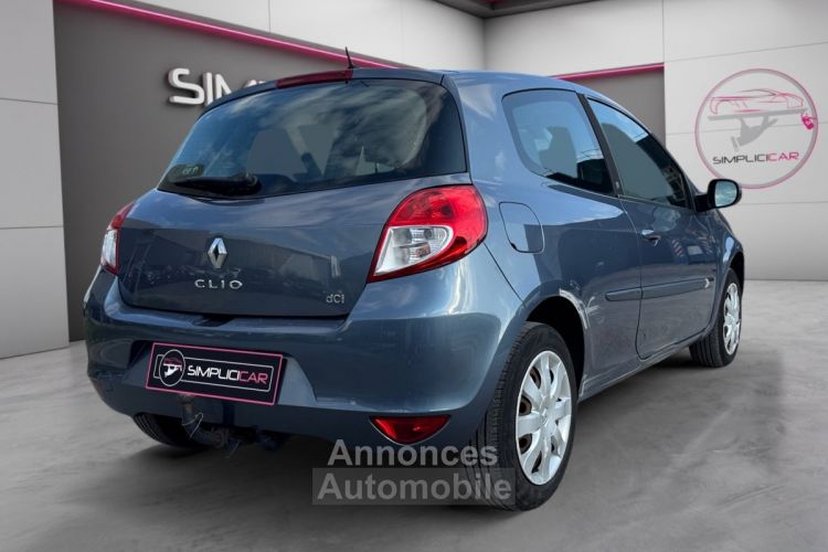 Renault Clio III dCi 75 eco2 20th anniversaire / Tom Tom Nav - <small></small> 3.990 € <small>TTC</small> - #6