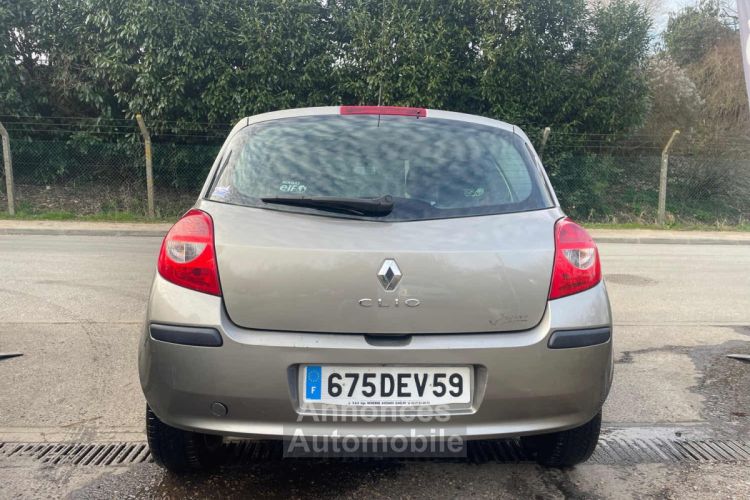 Renault Clio III DYNAMIQUE 1.5 DCI 79CV - <small></small> 3.990 € <small>TTC</small> - #12