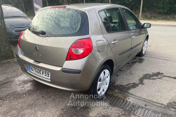 Renault Clio III DYNAMIQUE 1.5 DCI 79CV - <small></small> 3.990 € <small>TTC</small> - #13