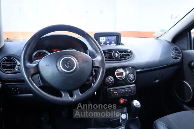 Renault Clio III ESTATE 1.5 DCI 75CH DYNAMIQUE TOMTOM ECO² - <small></small> 5.990 € <small>TTC</small> - #13