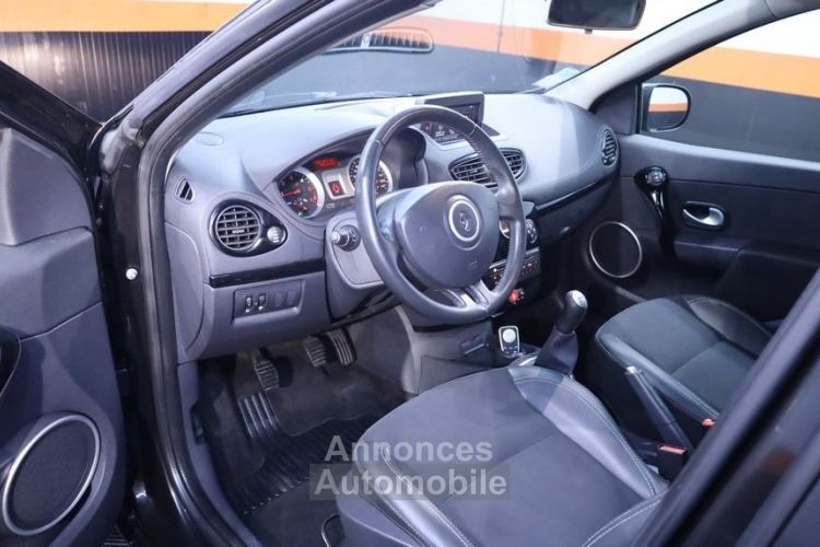 Renault Clio III ESTATE 1.5 DCI 75CH DYNAMIQUE TOMTOM ECO² - <small></small> 5.990 € <small>TTC</small> - #15