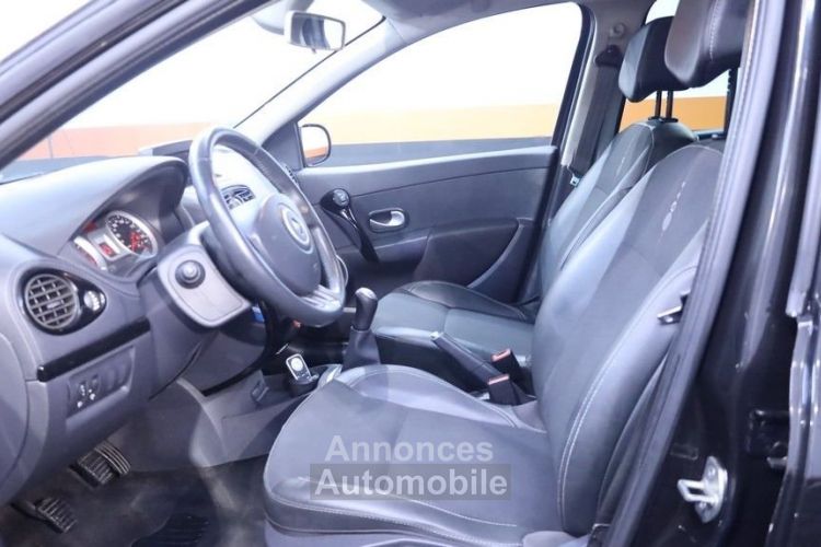 Renault Clio III ESTATE 1.5 DCI 75CH DYNAMIQUE TOMTOM ECO² - <small></small> 5.990 € <small>TTC</small> - #16