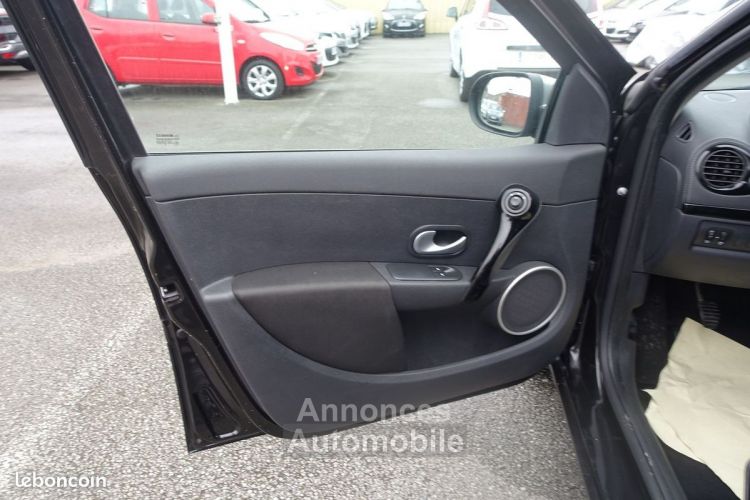 Renault Clio III ESTATE 1.5 DCI 90CH EXCEPTION TOMTOM - <small></small> 4.990 € <small>TTC</small> - #8