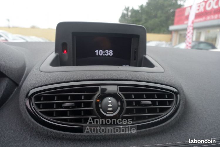 Renault Clio III ESTATE 1.5 DCI 90CH EXCEPTION TOMTOM - <small></small> 4.990 € <small>TTC</small> - #12