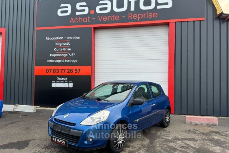 Renault Clio III phase 2 1.2 i 16v eco 75 CV attelage Clim jantes allu - - <small></small> 3.990 € <small>TTC</small> - #1