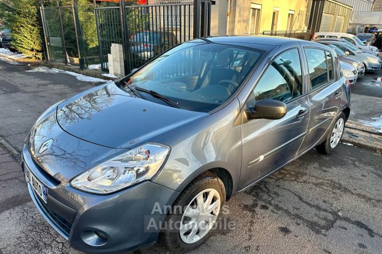 Renault Clio III Phase 2 1.5 DCI 75 AUTHENTIQUE - <small></small> 4.995 € <small>TTC</small> - #1