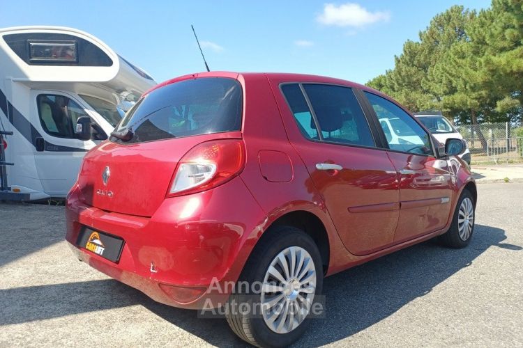 Renault Clio III PHASE 2 1.5 DCi DYNAMIQUE TOMTOM - 5 PORTES HISTORIQUE COMPLET - <small></small> 4.990 € <small>TTC</small> - #6