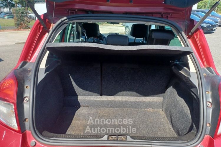 Renault Clio III PHASE 2 1.5 DCi DYNAMIQUE TOMTOM - 5 PORTES HISTORIQUE COMPLET - <small></small> 4.990 € <small>TTC</small> - #14