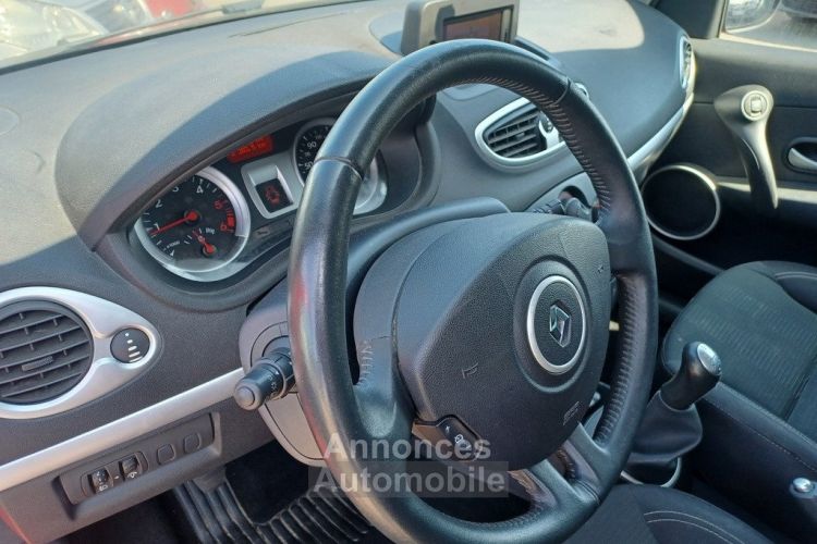 Renault Clio III PHASE 2 1.5 DCi DYNAMIQUE TOMTOM - 5 PORTES HISTORIQUE COMPLET - <small></small> 4.990 € <small>TTC</small> - #17