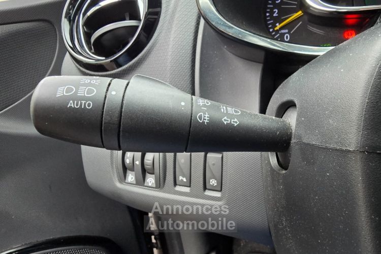 Renault Clio IV 0.9 TCe 90ch Energy eco2 Intens - <small></small> 8.990 € <small>TTC</small> - #17