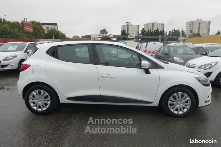 Renault Clio IV STE 1.5 DCI 75CH ENERGY AIR MEDIANAV E6C - <small></small> 6.800 € <small>TTC</small> - #2