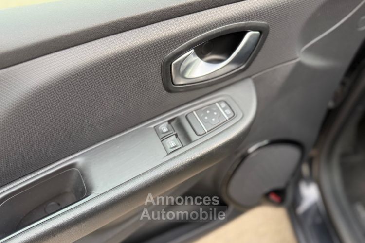 Renault Clio IV TCe 90 CARPLAY PIONEER - <small></small> 9.490 € <small>TTC</small> - #16