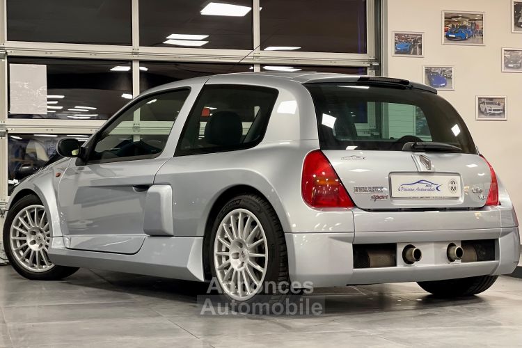 Renault Clio RENAULT CLIO II V6 24S 230 RS 3P - <small></small> 65.000 € <small>TTC</small> - #7