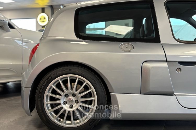 Renault Clio RENAULT CLIO II V6 24S 230 RS 3P - <small></small> 65.000 € <small>TTC</small> - #8