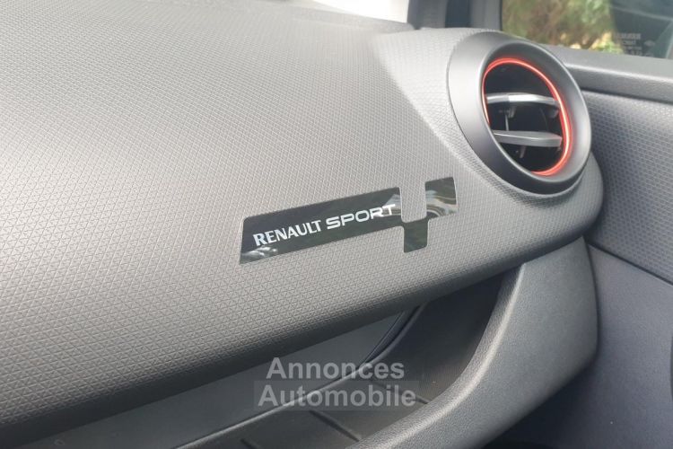 Renault Clio RS - 220 - BV EDC  R.S Monitor Akrapovic Trophy - <small></small> 20.590 € <small>TTC</small> - #27