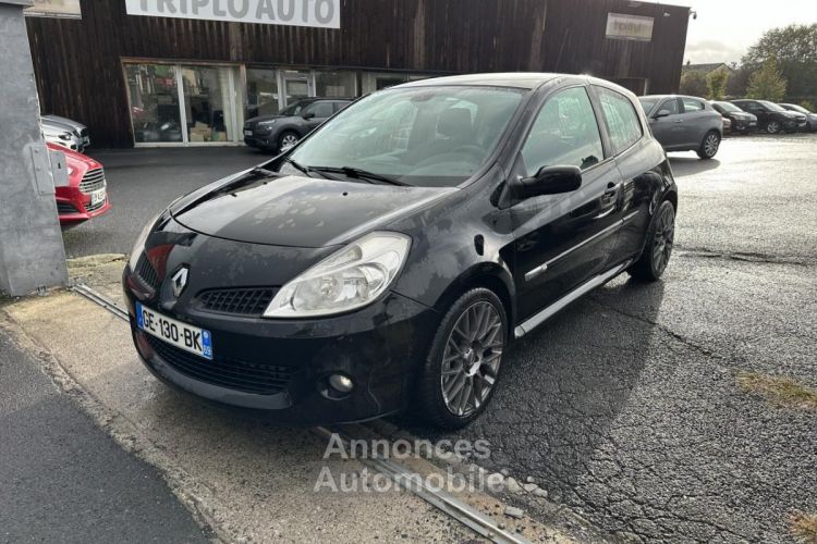 Renault Clio RS 2.0i - 200 3p Clim + Regulateur de vitesse - <small></small> 13.990 € <small>TTC</small> - #1