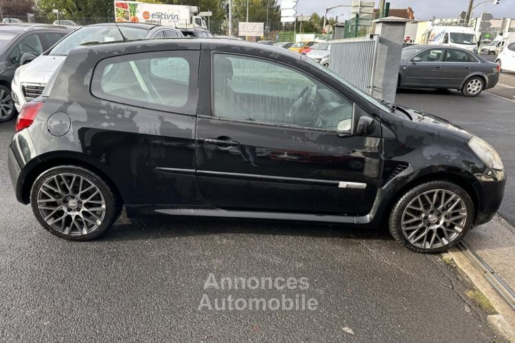 Renault Clio RS 2.0i - 200 3p Clim + Regulateur de vitesse - <small></small> 13.990 € <small>TTC</small> - #6