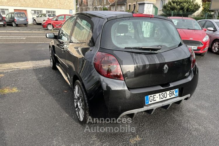 Renault Clio RS 2.0i - 200 3p Clim + Regulateur de vitesse - <small></small> 13.990 € <small>TTC</small> - #22