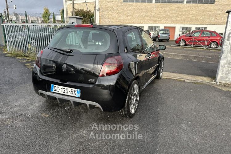 Renault Clio RS 2.0i - 200 3p Clim + Regulateur de vitesse - <small></small> 13.990 € <small>TTC</small> - #23