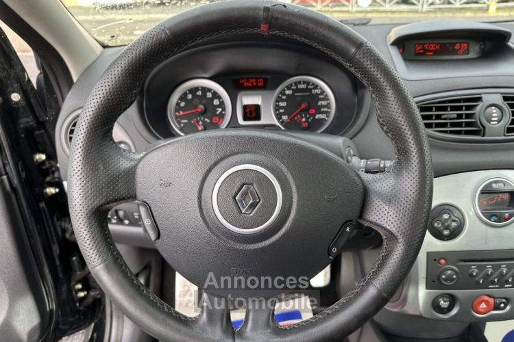 Renault Clio RS 2.0i - 200 3p Clim + Regulateur de vitesse - <small></small> 13.990 € <small>TTC</small> - #37