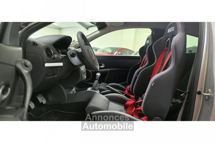 Renault Clio RS 3 CUP 2.0 16V 203 / HISTORIQUE / ECHAP SPORT GESTION ADMISSION - <small></small> 19.990 € <small>TTC</small> - #15