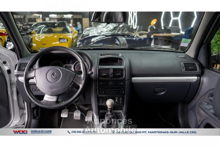 Renault Clio RS 3.0i V6 II V6 BERLINE V6 PHASE 2 - <small></small> 72.900 € <small>TTC</small> - #19