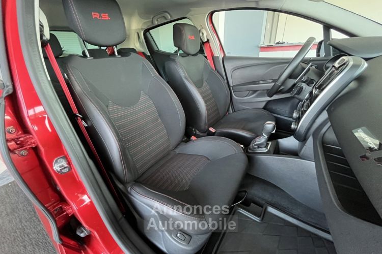 Renault Clio RS TROPHY 1,6 220 EDC GPS KEYESS DRIVE MONITOR FEUX FULL LED BASS REFLEX ECHAPPEMENT AKRA - <small></small> 22.990 € <small>TTC</small> - #5