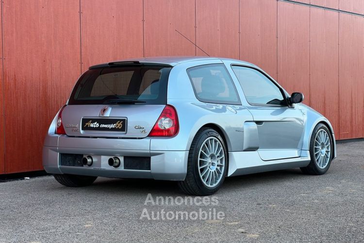 Renault Clio RS V6 230 ch ph. 1 - <small></small> 52.900 € <small>TTC</small> - #3