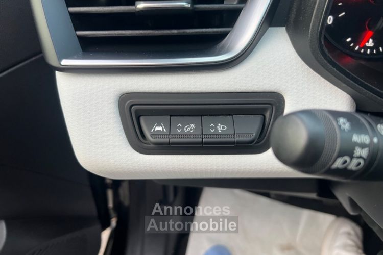 Renault Clio V TCe 90 - 21 Limited 1ERE MAIN CAM CARPLAY LINE ASSIST - <small></small> 12.990 € <small>TTC</small> - #15