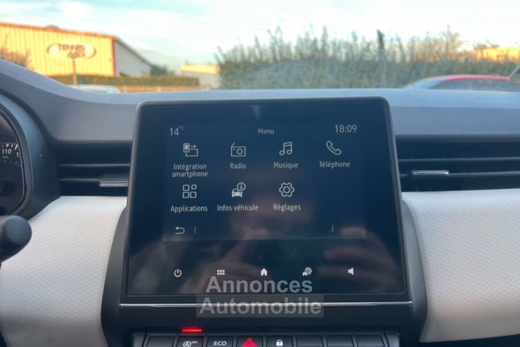 Renault Clio V TCe 90 - 21 Limited 1ERE MAIN CAM CARPLAY LINE ASSIST - <small></small> 12.990 € <small>TTC</small> - #24