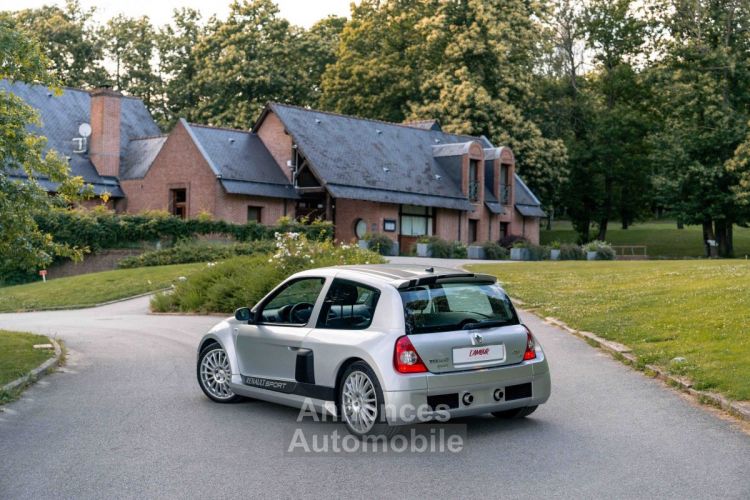 Renault Clio V6 3.0 255ch - <small></small> 68.900 € <small>TTC</small> - #2